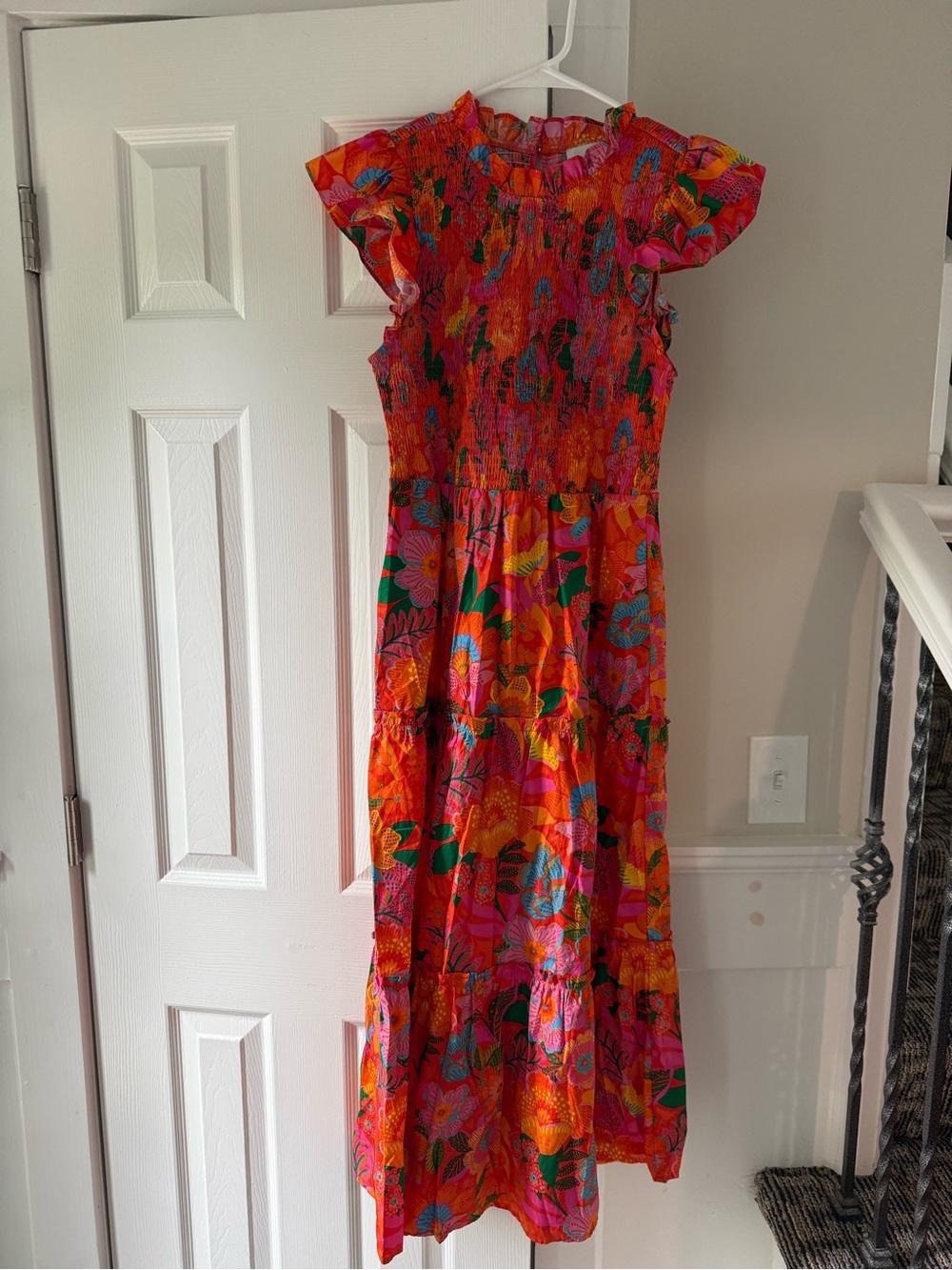 Sugar Lips Women’s Size Medium Maxi Dress Smocked Keyhole Closure EC1